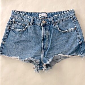Zara Medium Wash Blue Buttonfly Cutoff Mini Jean Shorts Size 8